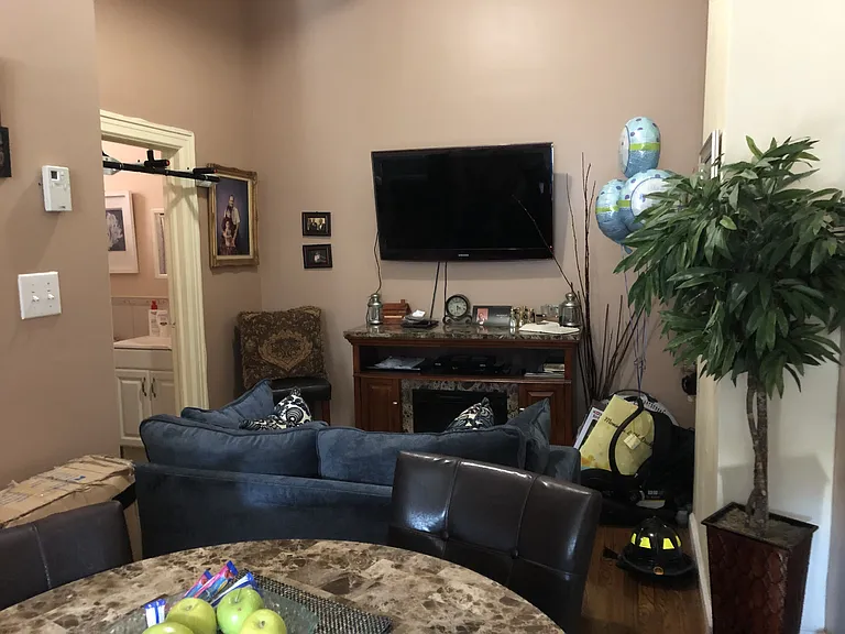 1631 Crosby Ave #3 — Photo 4