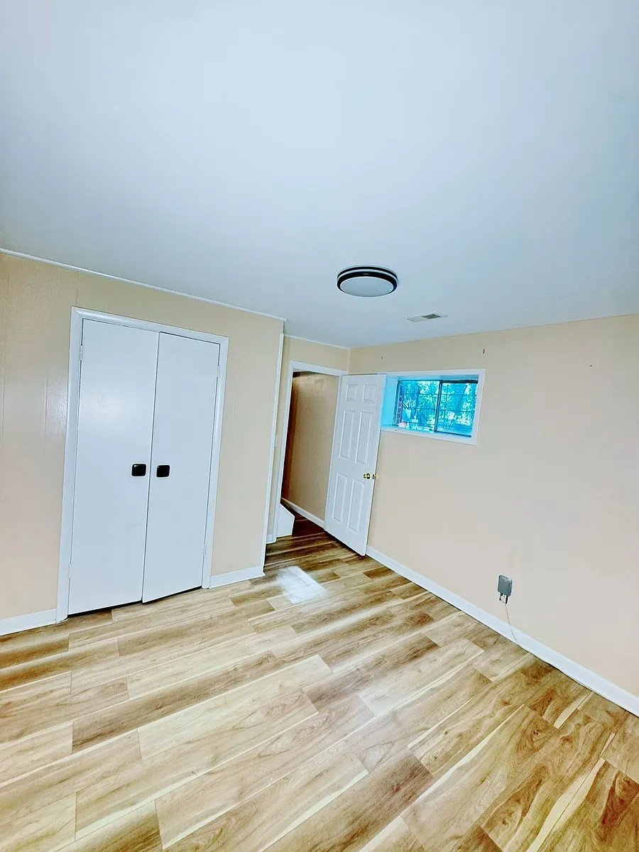 Building Photo - 10000 Locust St #BASEMENT
