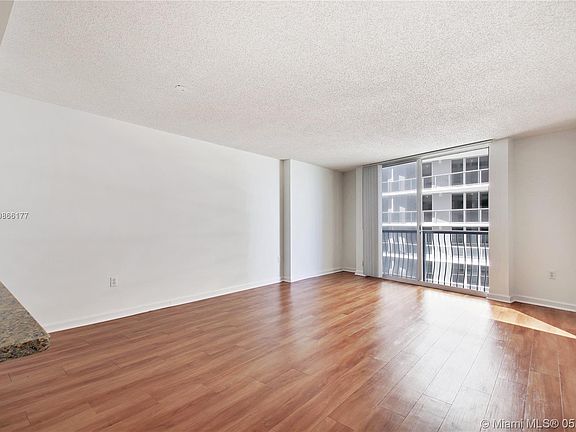 2nd image of 1752 N Bayshore Dr #23F