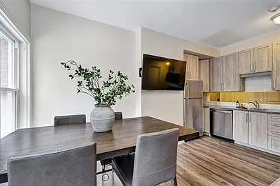 84 Russell Ave — Photo 17