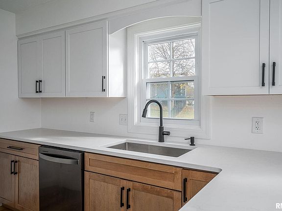 4th image of 4655 Lockwood Ct