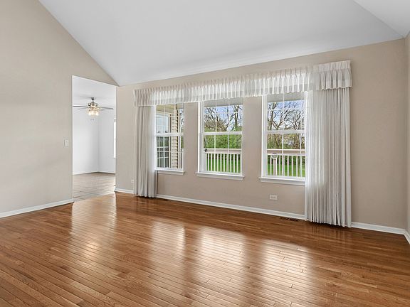 5th image of 355 Garden Cir