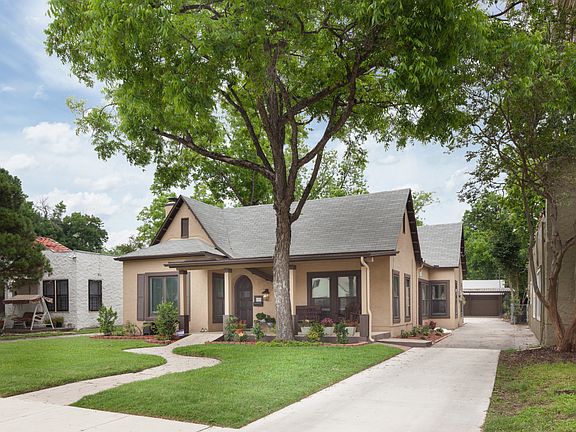 2nd image of 1823 W Magnolia Ave