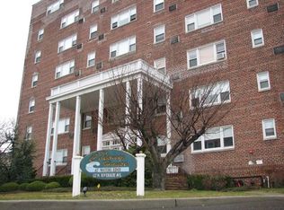 122 Riverside Ave APT 5C, Red Bank, NJ 07701