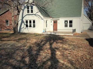 1832 E McKnight Dr, Wichita, KS 67211