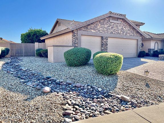3rd image of 8437 W ROCKWOOD Drive