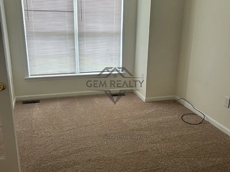 3211 Lancaster Ring Rd — Photo 7