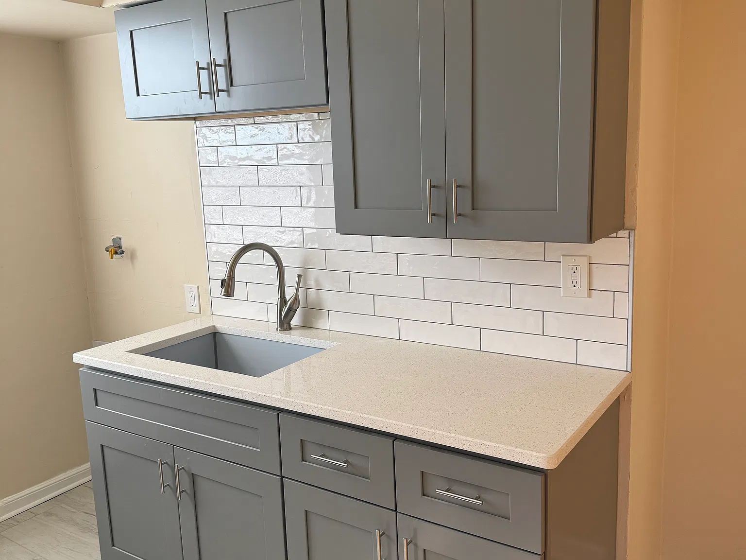 2 bed, 920 sqft, $1,500 — Photo 4