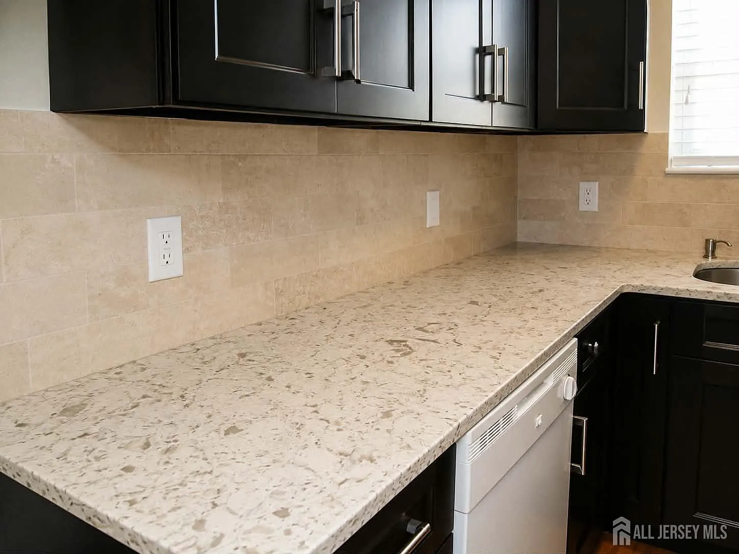 1 bed, 1.0 bath, 672 sqft, $1,850 — Photo 3