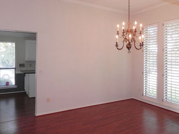 3rd image of 1600 Clemson Ct