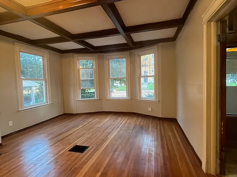 442 Farmington Ave #1E — Photo 17