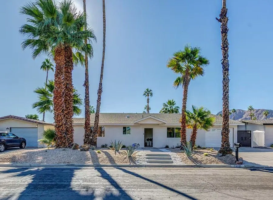 4 bed, 3.0 bath, 2000 sqft, $4,900 — Photo 3