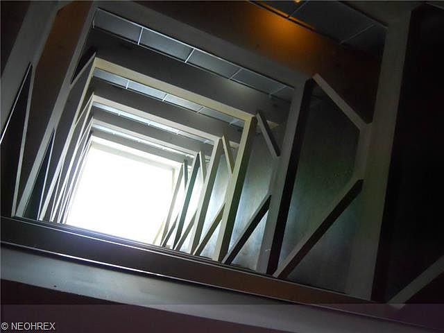 2nd image of 1237 Washington Ave APT 405