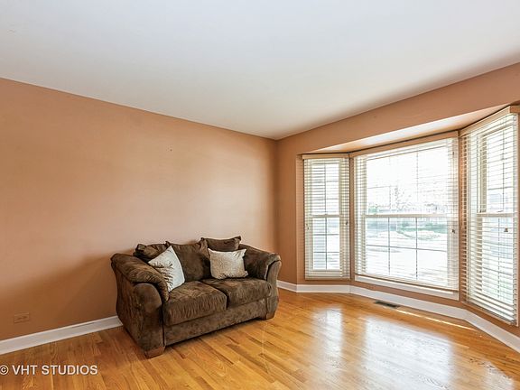 5th image of 14779 Montgomery Dr