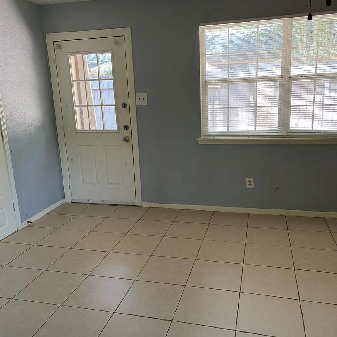 2 bed, 1.5 bath, 878 sqft, $1,450 — Photo 4