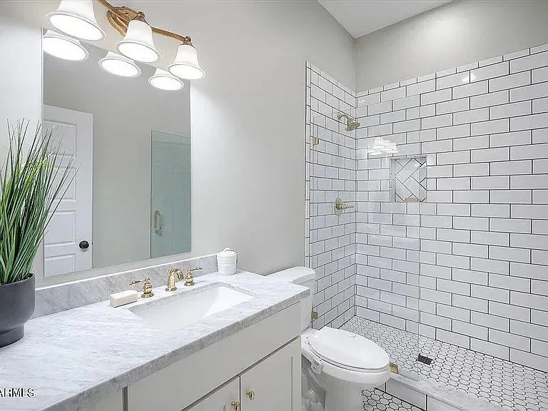 4311 E Earll Dr — Photo 16