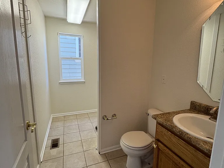 10549 Laurelglen Cir — Photo 9
