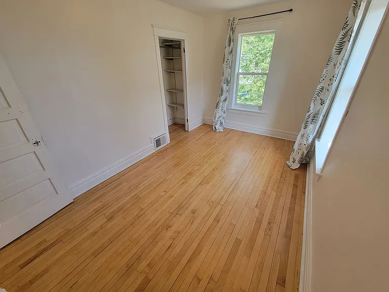 422 N 13th Ave E — Photo 12