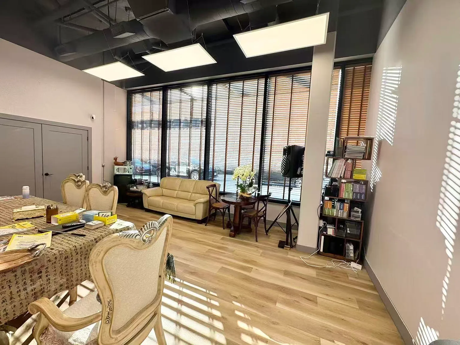 Studio, 1000 sqft, $2,400 — Photo 1