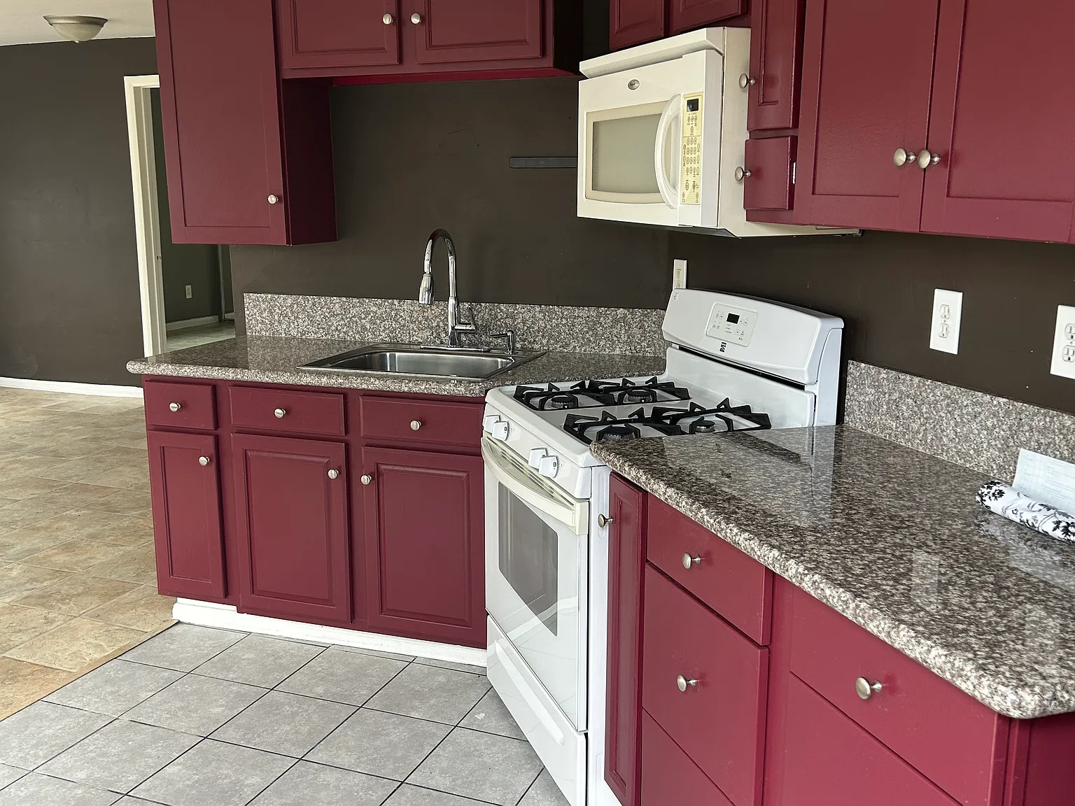 1 bed, 500 sqft, $1,800 — Photo 3