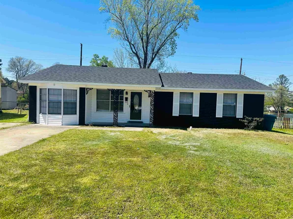 8 Rosemoor Dr, Little Rock, AR 72209