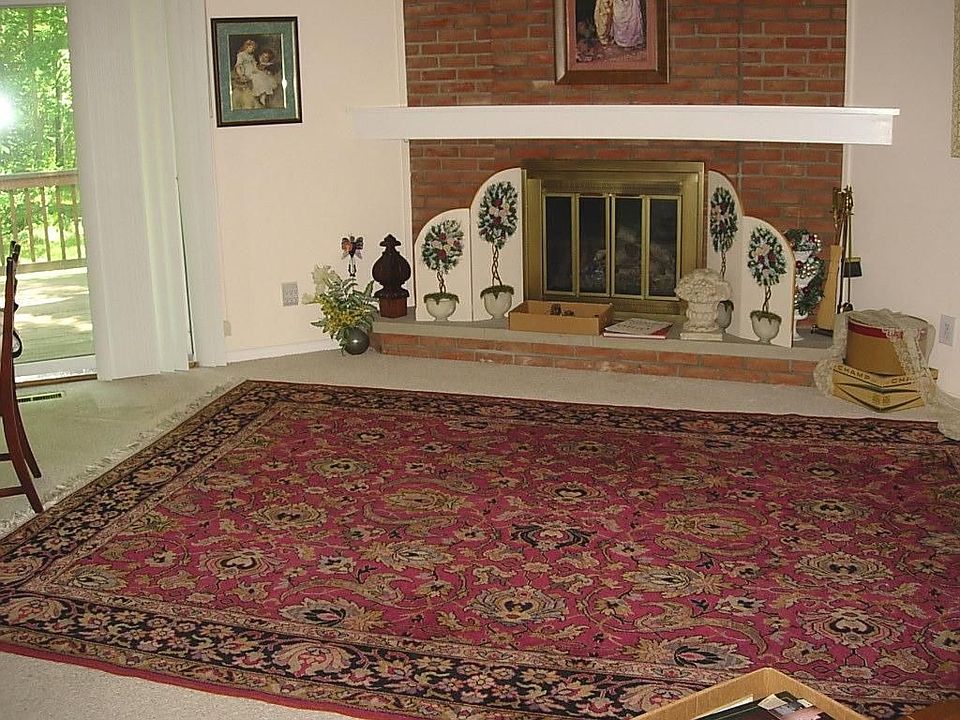 2nd image of 1074 Canyon View Rd