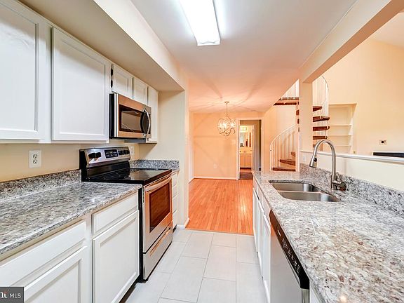 4th image of 20649 Shadyside Way #8-128