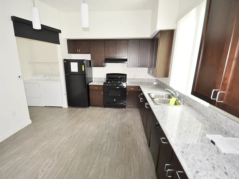 Bella Mare 6th street — Photo 14