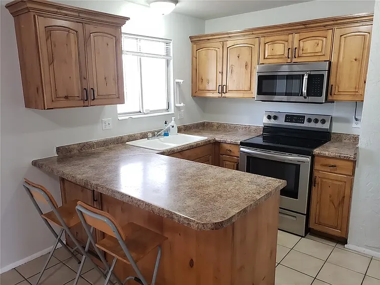 4303 S Lotus Blossom Dr — Photo 4