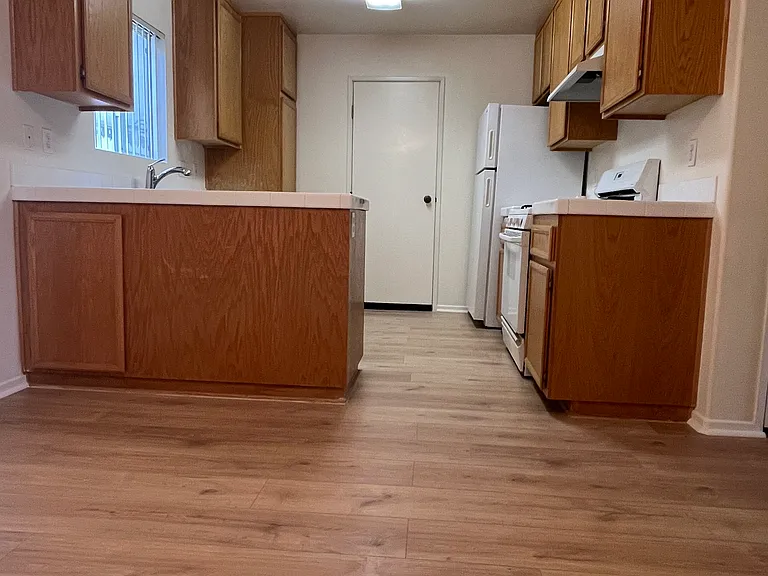1430 Monroe Ave — Photo 4