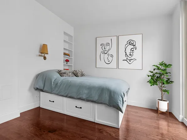 509 East 77th Street image 2 of 6