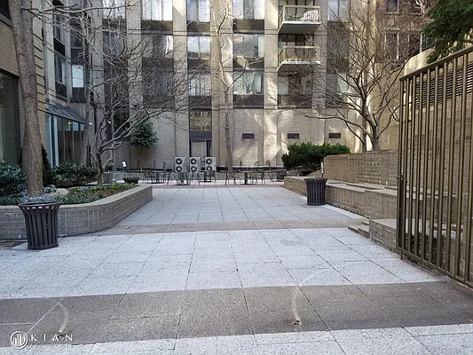 Rented by Kian Realty | media 6