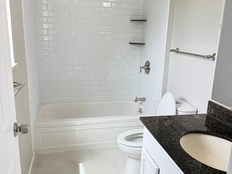 Ensuite Primary Bath