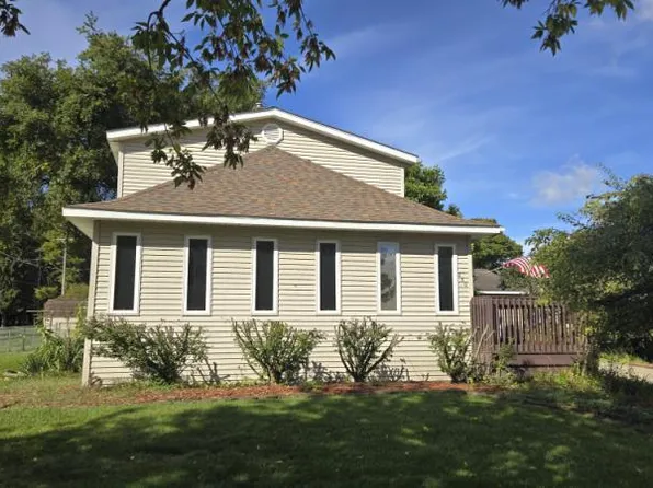 230 S Outer Dr, Bad Axe, MI 48413
