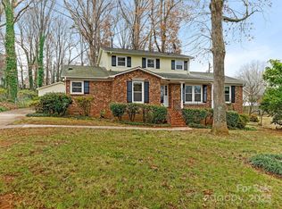 6522 Fair Lawn Rd, Charlotte, NC 28215