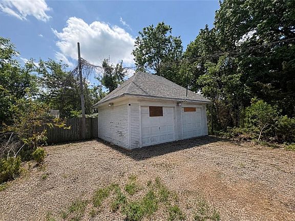 5th image of 8617 Thompson Ave
