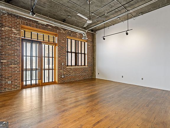 5th image of 3235 Roswell Rd NE Unit 818