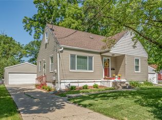 2214 50th St, Des Moines, IA 50310