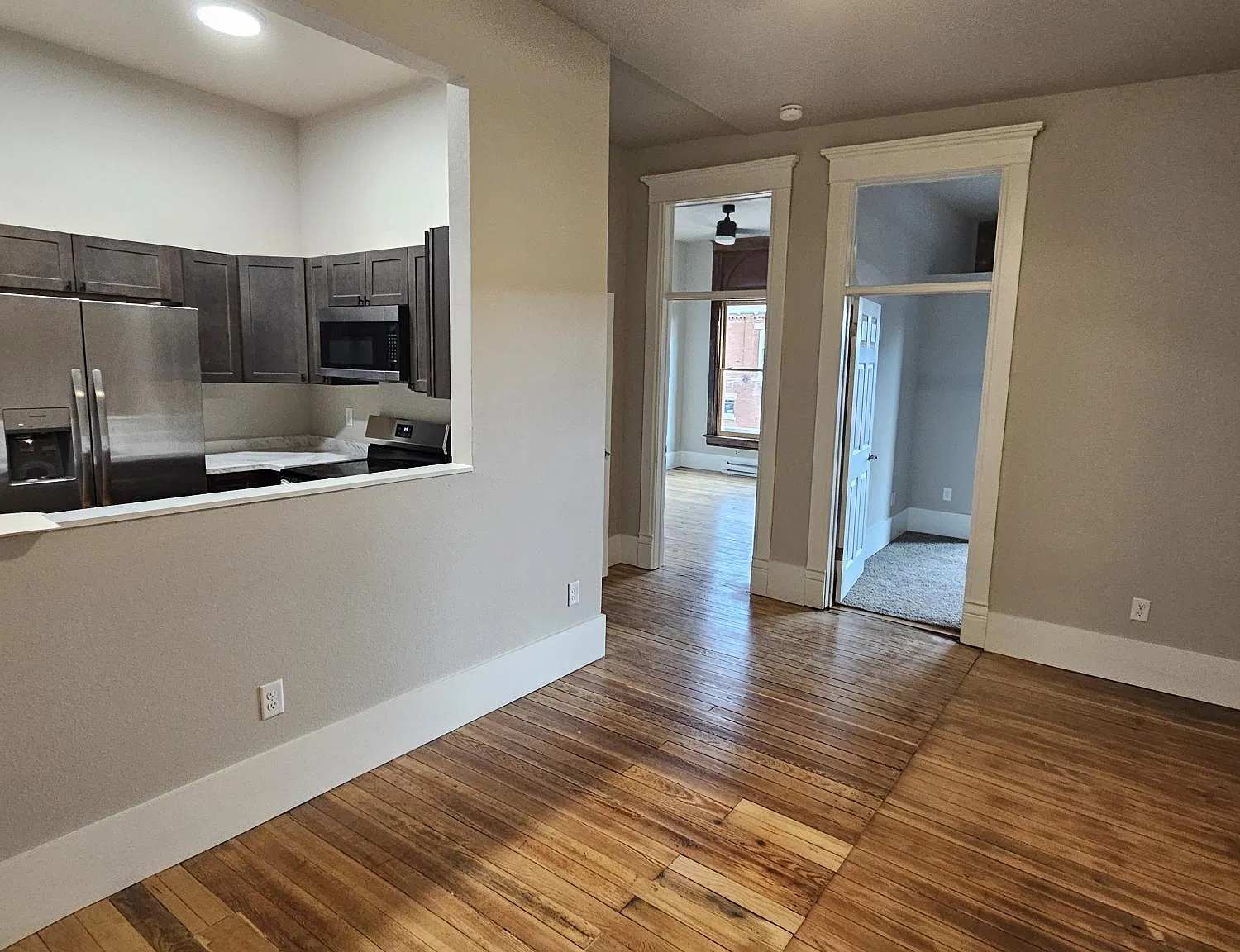 2 bed, 850 sqft, $1,595 — Photo 3