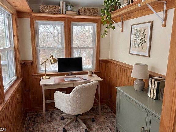 2nd image of 903A Green Pond Rd