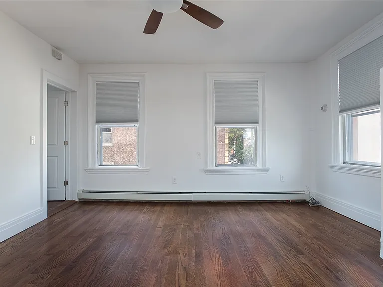 76 Bowers St #3 — Photo 6