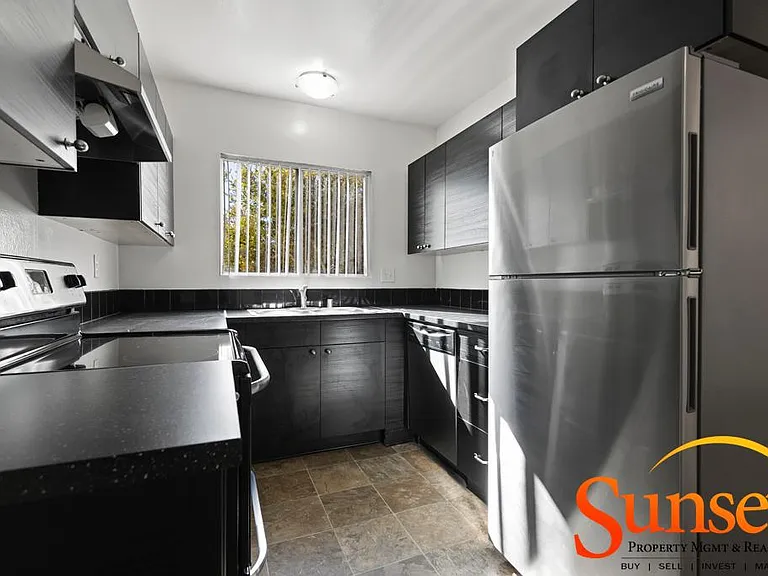 1539 Grand Ave #7 — Photo 6