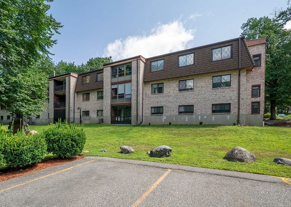 1st image of 7 Greenbriar Dr APT 209