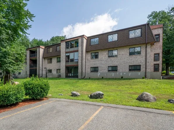 7 Greenbriar Dr APT 209, North Reading, MA 01864