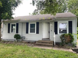334 Lancashire Rd, Saint Louis, MO 63137