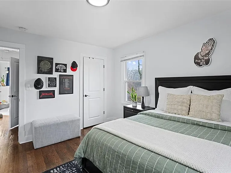 3418 Louise St — Photo 15
