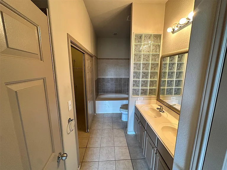 1441 East St #315 — Photo 12