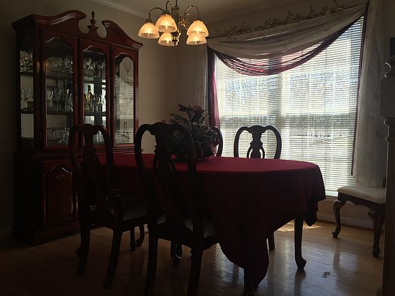 3rd image of 592 Westchester Ct