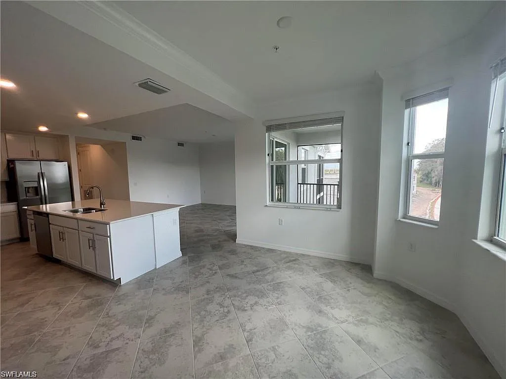Building Photo - 6046 National Boulevard Ave #432