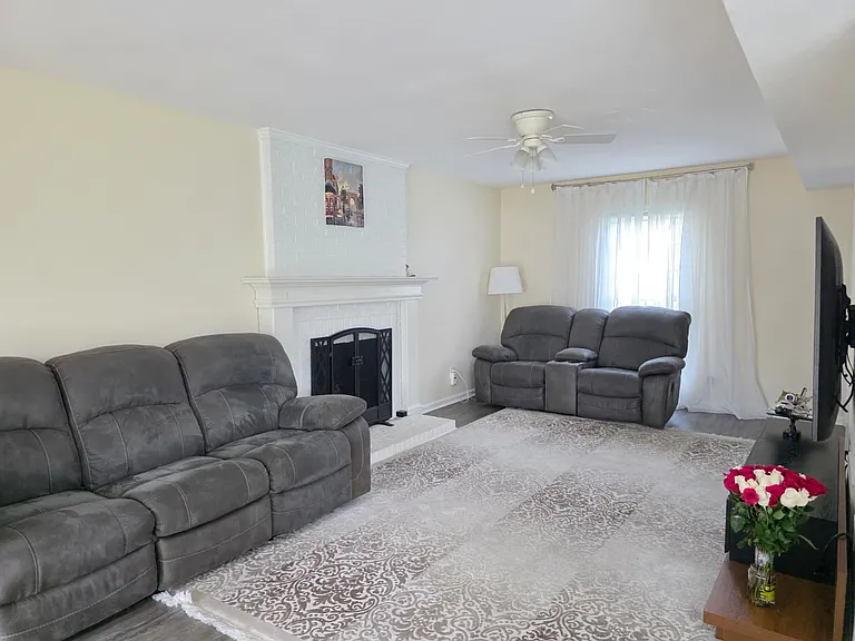 11702 Fernhurst Ln — Photo 10